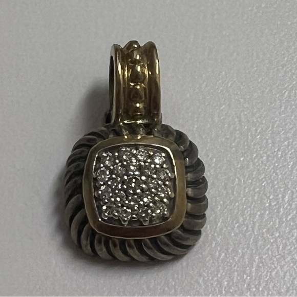 - David Yurman 18k and Silver Diamond Pendant. Excellent Condition. - Picture 8 of 8